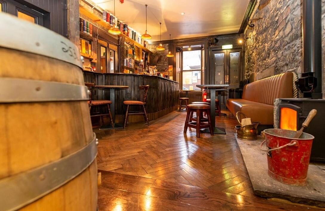 Hotel The Whisky Vaults Oban Exteriér fotografie