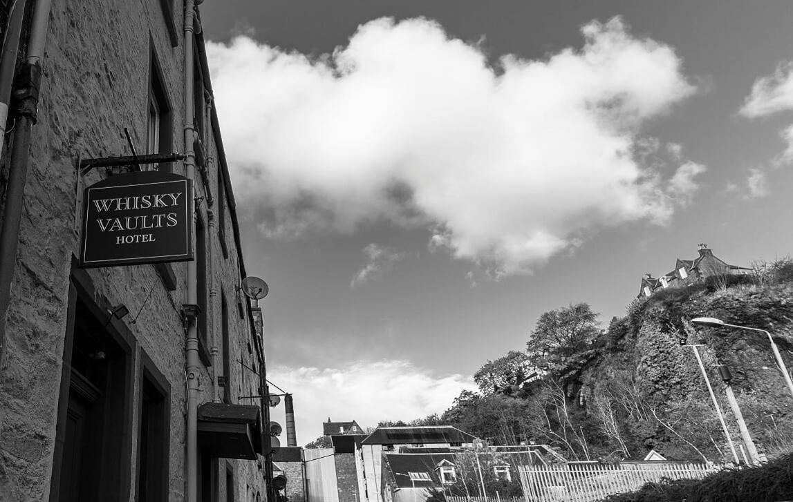 Hotel The Whisky Vaults Oban Exteriér fotografie